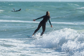 20220219 Surfing @ South Jetty