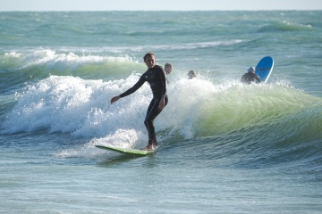 20220219 Surfing @ South Jetty