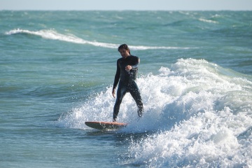 20220219 Surfing @ South Jetty