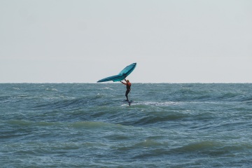 20220219 Surfing @ South Jetty