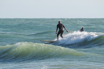 20220219 Surfing @ South Jetty