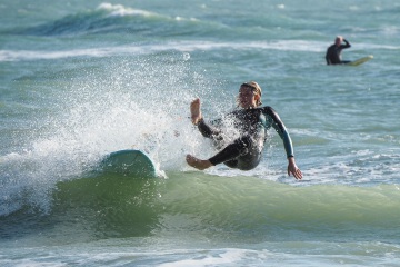 20220219 Surfing @ South Jetty