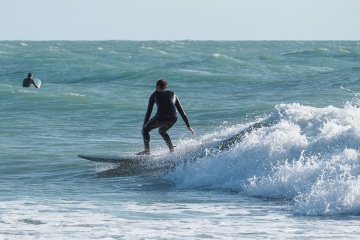 20220219 Surfing @ South Jetty