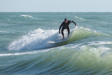 20220219 Surfing @ South Jetty