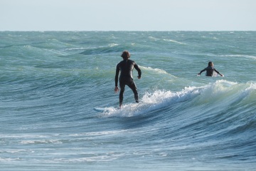 20220219 Surfing @ South Jetty