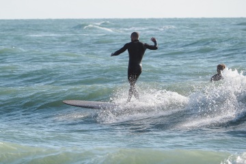 20220219 Surfing @ South Jetty