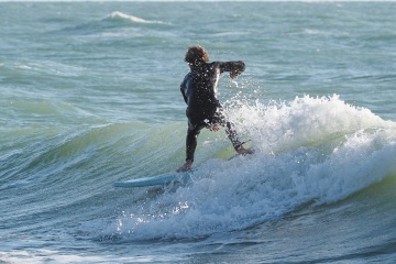 20220219 Surfing @ South Jetty