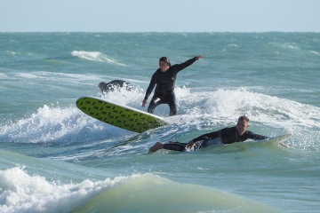 20220219 Surfing @ South Jetty