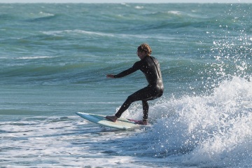 20220219 Surfing @ South Jetty