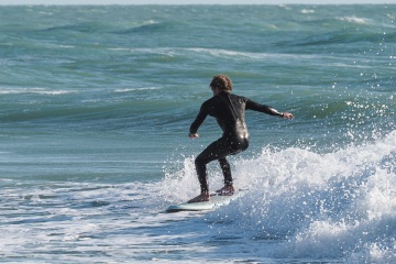 20220219 Surfing @ South Jetty