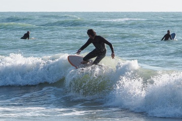 20220219 Surfing @ South Jetty