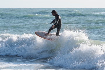 20220219 Surfing @ South Jetty