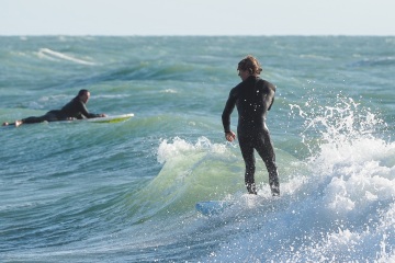 20220219 Surfing @ South Jetty
