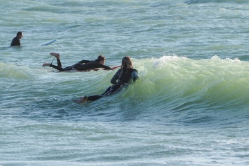 20220219 Surfing @ South Jetty
