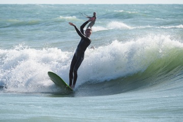 20220219 Surfing @ South Jetty