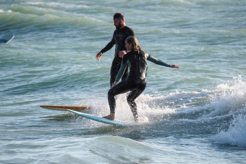 20220219 Surfing @ South Jetty