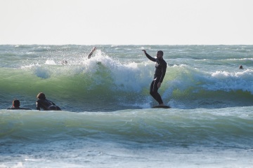 20220219 Surfing @ South Jetty