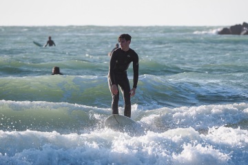 20220219 Surfing @ South Jetty