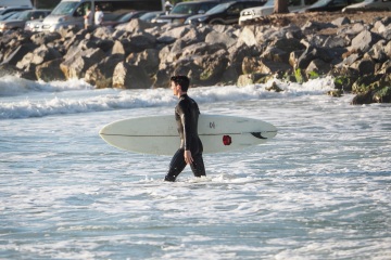 20220219 Surfing @ South Jetty