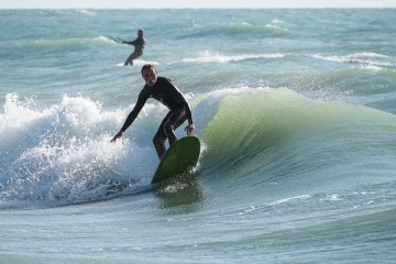20220219 Surfing @ South Jetty