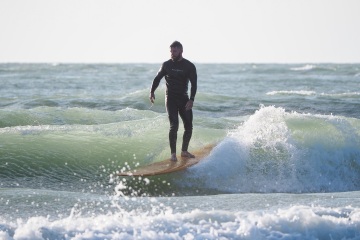 20220219 Surfing @ South Jetty