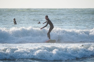 20220219 Surfing @ South Jetty