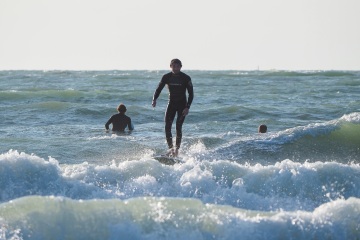 20220219 Surfing @ South Jetty