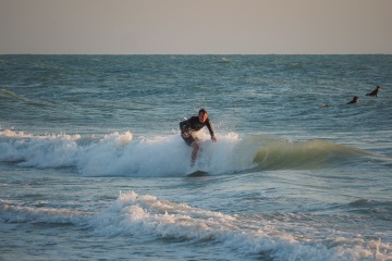 20220320 Surfing @ South Jetty