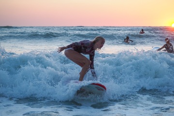 20220320 Surfing @ South Jetty