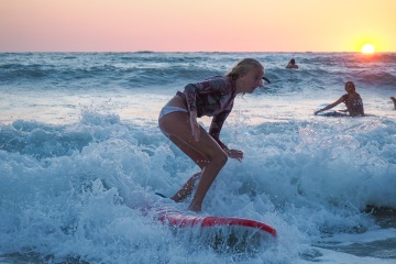 20220320 Surfing @ South Jetty