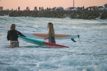 20220320 Surfing @ South Jetty
