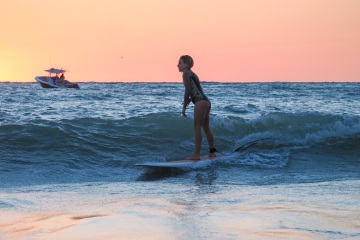 20220320 Surfing @ South Jetty