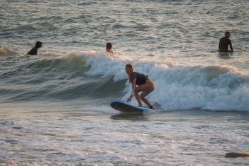 20220320 Surfing @ South Jetty