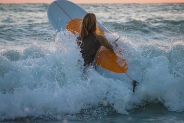 20220320 Surfing @ South Jetty