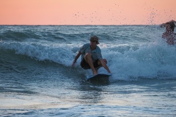 20220320 Surfing @ South Jetty