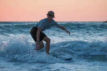 20220320 Surfing @ South Jetty