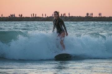 20220320 Surfing @ South Jetty