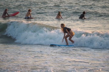 20220320 Surfing @ South Jetty