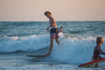 20220320 Surfing @ South Jetty