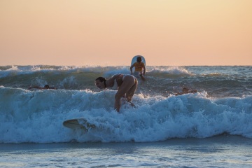 20220320 Surfing @ South Jetty