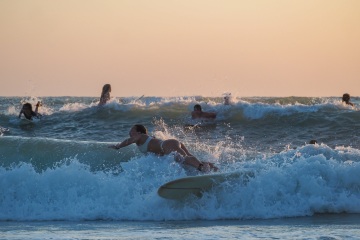 20220320 Surfing @ South Jetty
