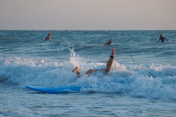 20220320 Surfing @ South Jetty