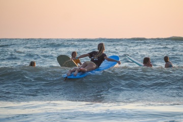 20220320 Surfing @ South Jetty