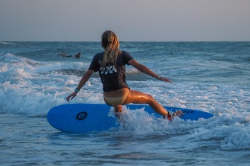 20220320 Surfing @ South Jetty