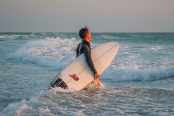 20220320 Surfing @ South Jetty