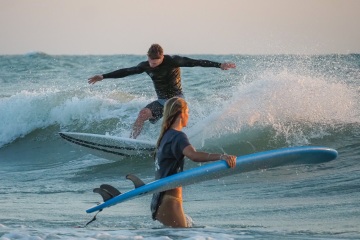 20220320 Surfing @ South Jetty