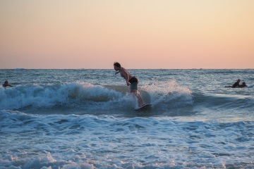 20220320 Surfing @ South Jetty