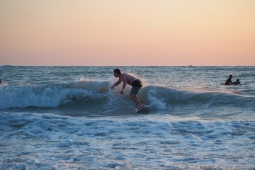 20220320 Surfing @ South Jetty