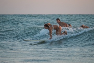 20220320 Surfing @ South Jetty