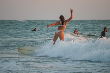 20220320 Surfing @ South Jetty